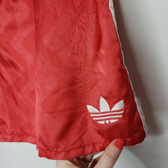 VTG 90s Adidas RED Original running shorts Sz M - Picture 8 of 8
